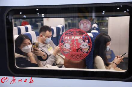 今日<strong></p>
<p>香港今日金价</strong>，广州东直达香港西九龙高铁列车首发！