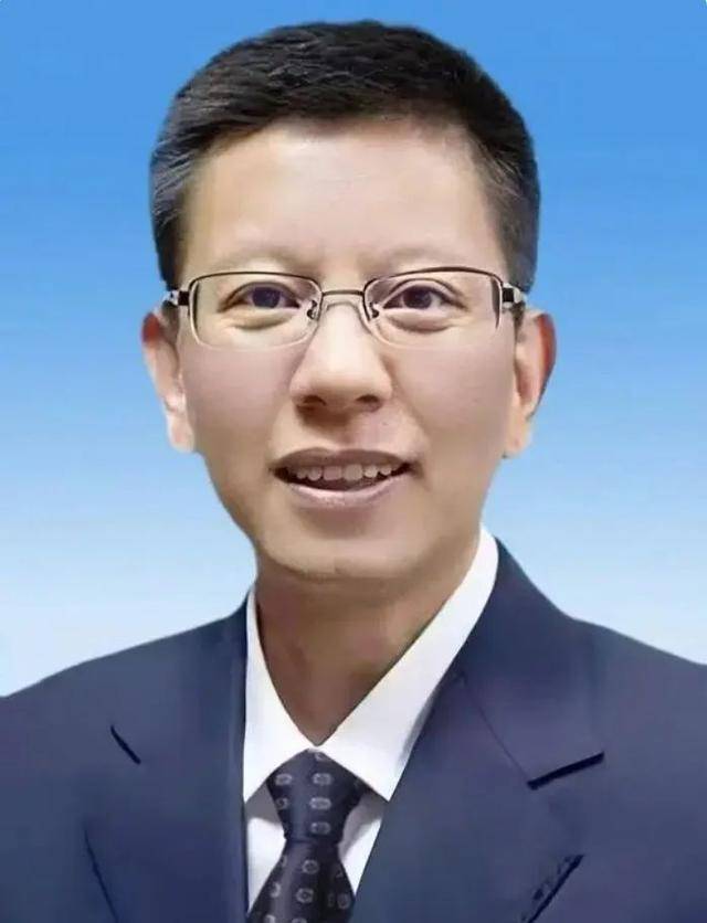 卸任市委书记3天后<strong></p>
<p>币圈通</strong>，55岁的他任省政府党组成员！
