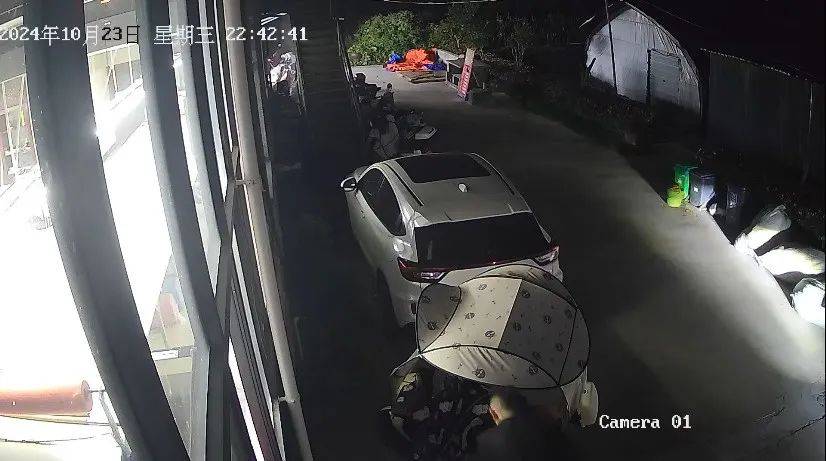 “我车被偷了<strong></p>
<p>2018年币圈</strong>，车上有块毒猪肉！”男子深夜报警，结局大反转