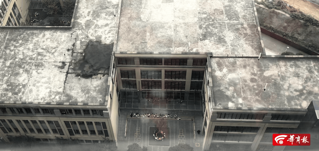 西安一小学停电四天<strong></p>
<p>德行币网</strong>，多方不及时处理，学生无奈雾霾天室外上课！最新→