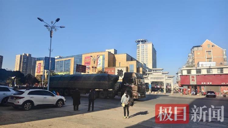 “没料到政府宁可多花钱让公路改道”<strong></p>
<p>炒币搬砖</strong>，江西“最强钉子户”独守孤房