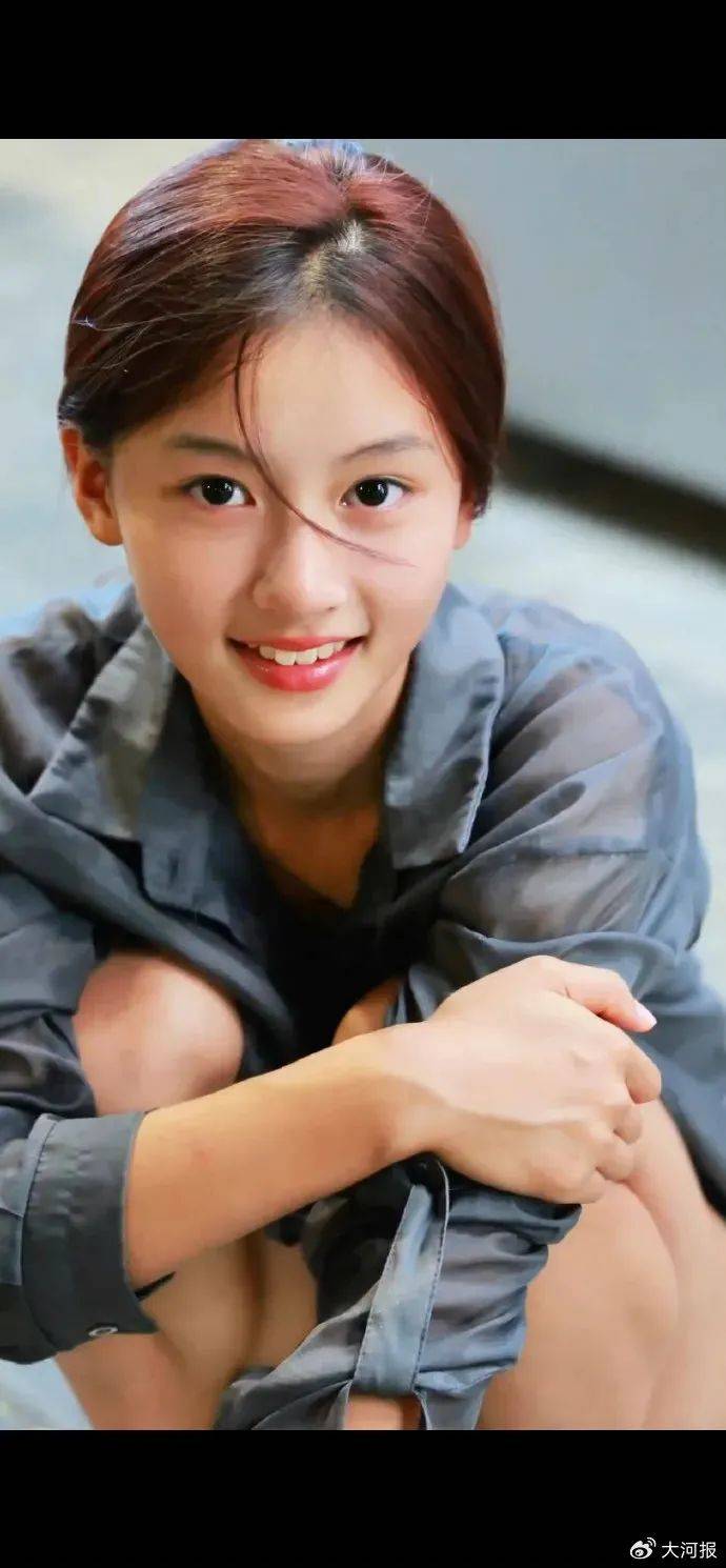 15岁女孩七七1分钟视频报价1万<strong></p>
<p>钱包安卓下载</strong>，因神似张柏芝走红，七七妈妈曾称以学业为由拒绝于正邀约