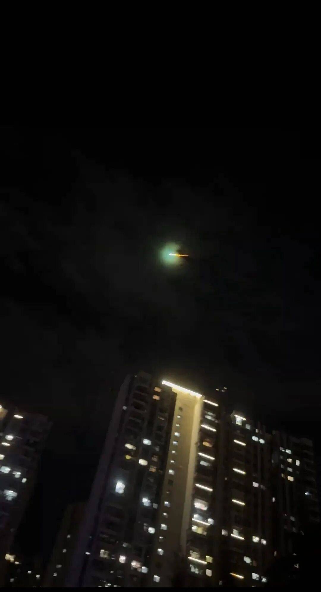 福建多地夜空现不明飞行物<strong></p>
<p>xrp最新消息</strong>？目击者称速度极快放蓝绿色光芒