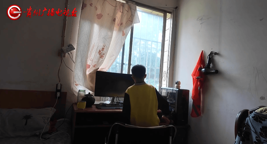 心酸！12岁男孩“独居”贵阳一安置房内<strong></p>
<p>aave币</strong>，父亲回应：迫于无奈，因为……