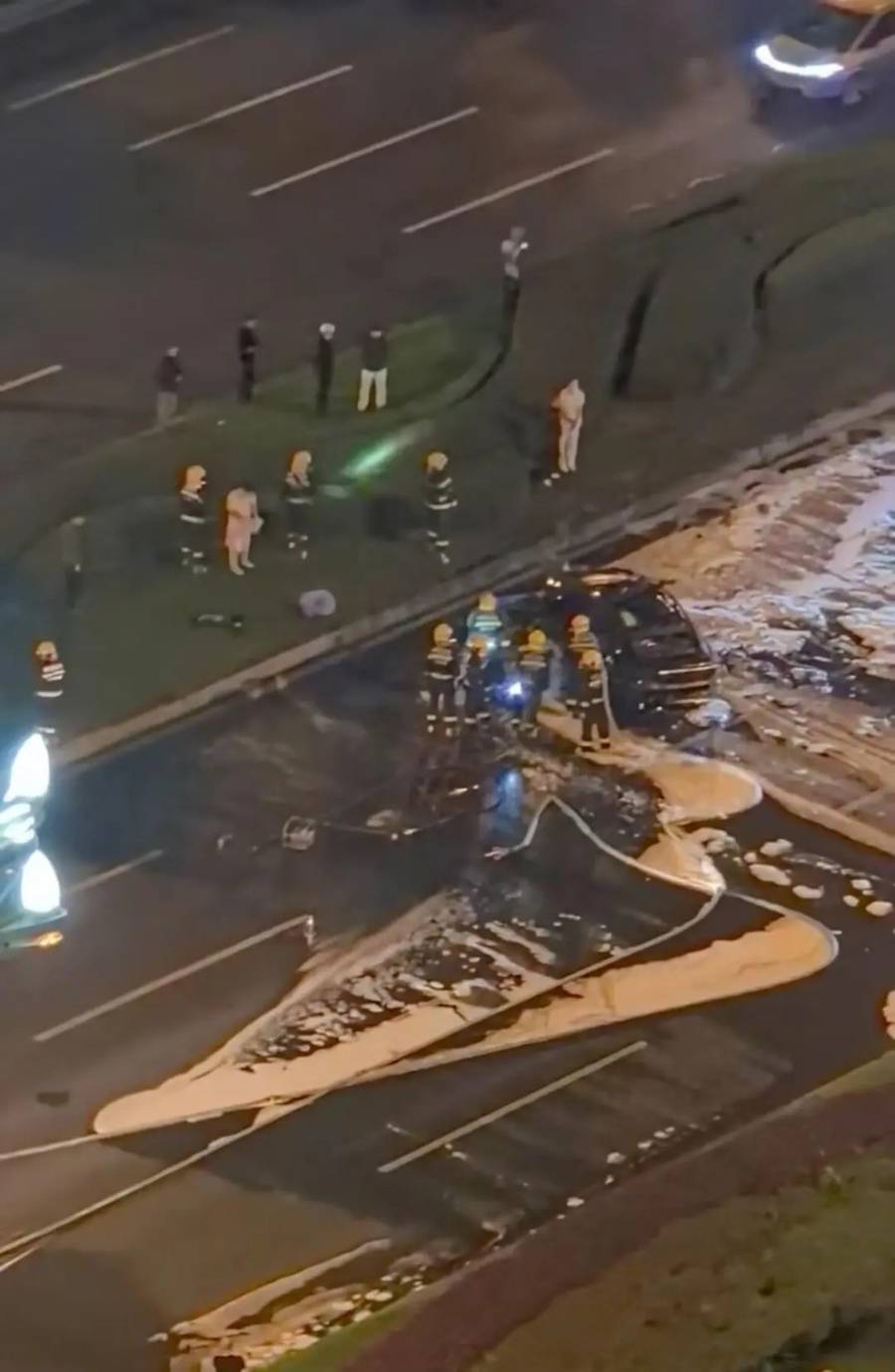 最新!成都SU7碰撞后燃烧司机死亡<strong></p>
<p>DAI</strong>,小米股价暴跌超8%!客服最新回应