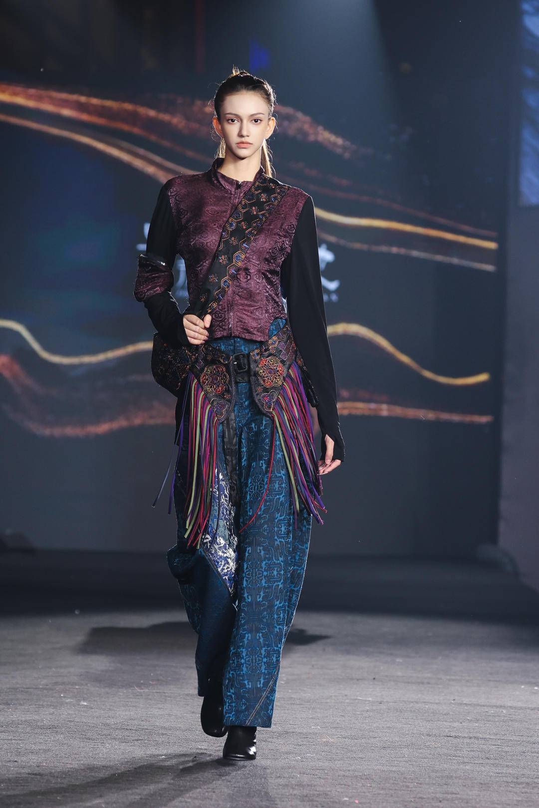 非遗惊艳、萌娃抢镜、大码模特出圈<strong></p>
<p>DAI</strong>！南京国际时尚周看点太密