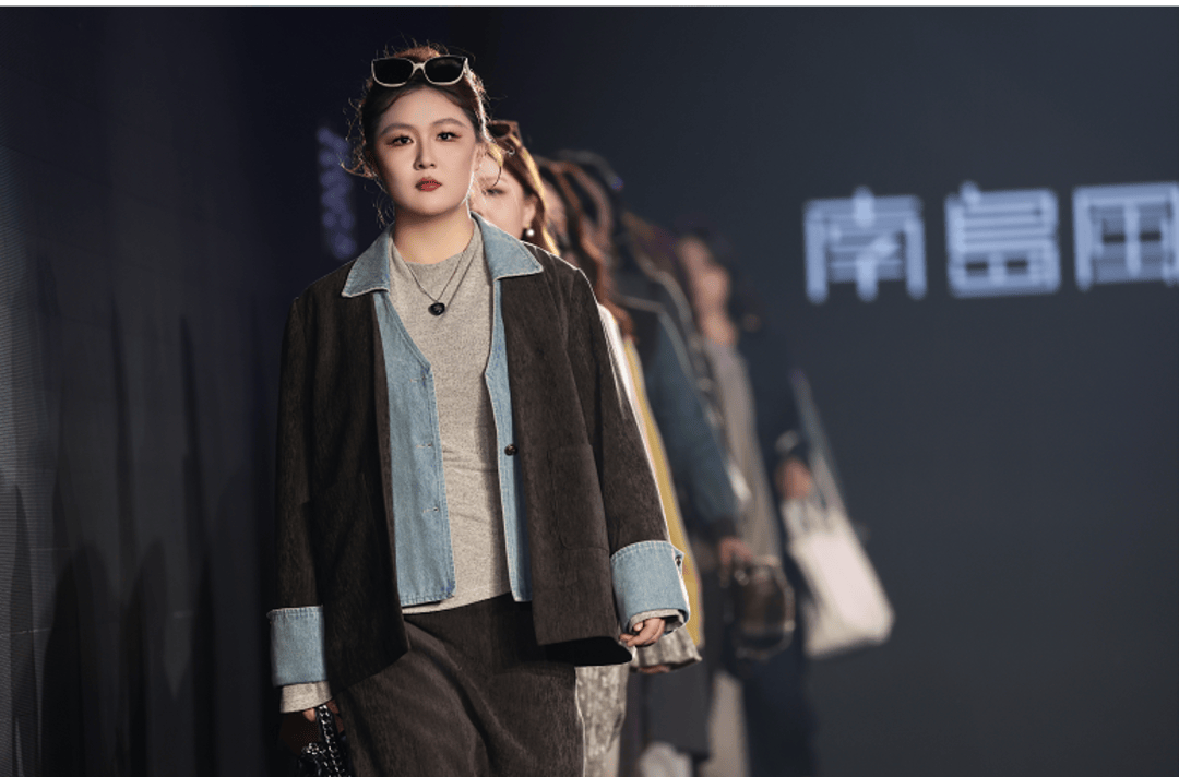 非遗惊艳、萌娃抢镜、大码模特出圈<strong></p>
<p>DAI</strong>！南京国际时尚周看点太密