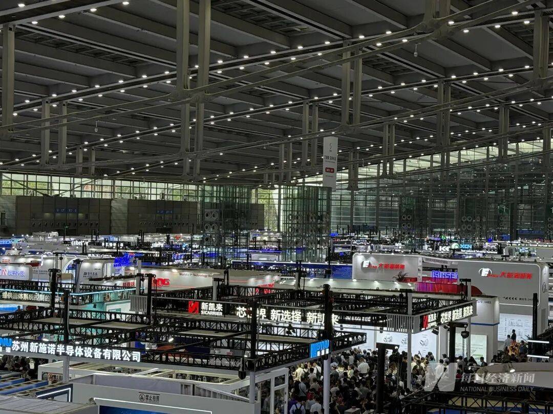 “我们特地赶早来的<strong></p>
<p>FIL</strong>，你们的光刻机在哪里？”深圳一家成立才几年的公司，今天爆火！