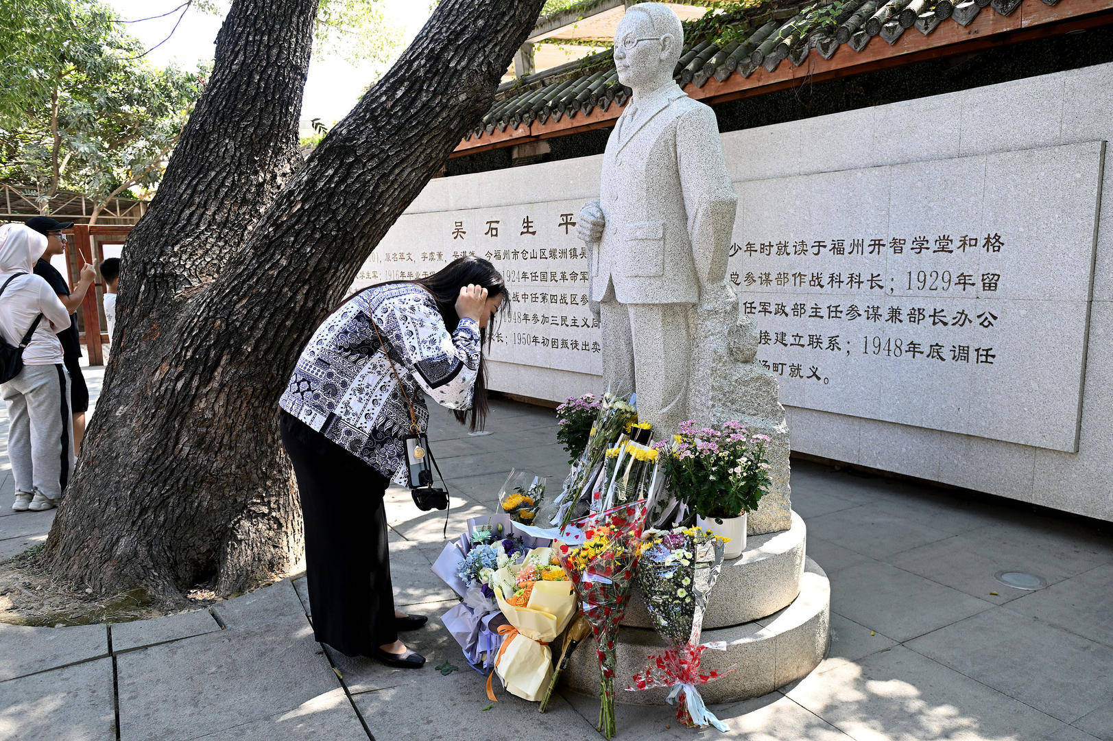 《沉默的荣耀》联合出品人：<strong></p>
<p>fil今日行情</strong>我们最终选择向真实深深鞠躬