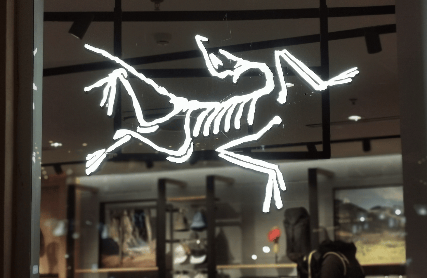 “烟花秀”之后<strong></p>
<p>fil今日行情</strong>，始祖鸟大中华区总经理佘移峰离职