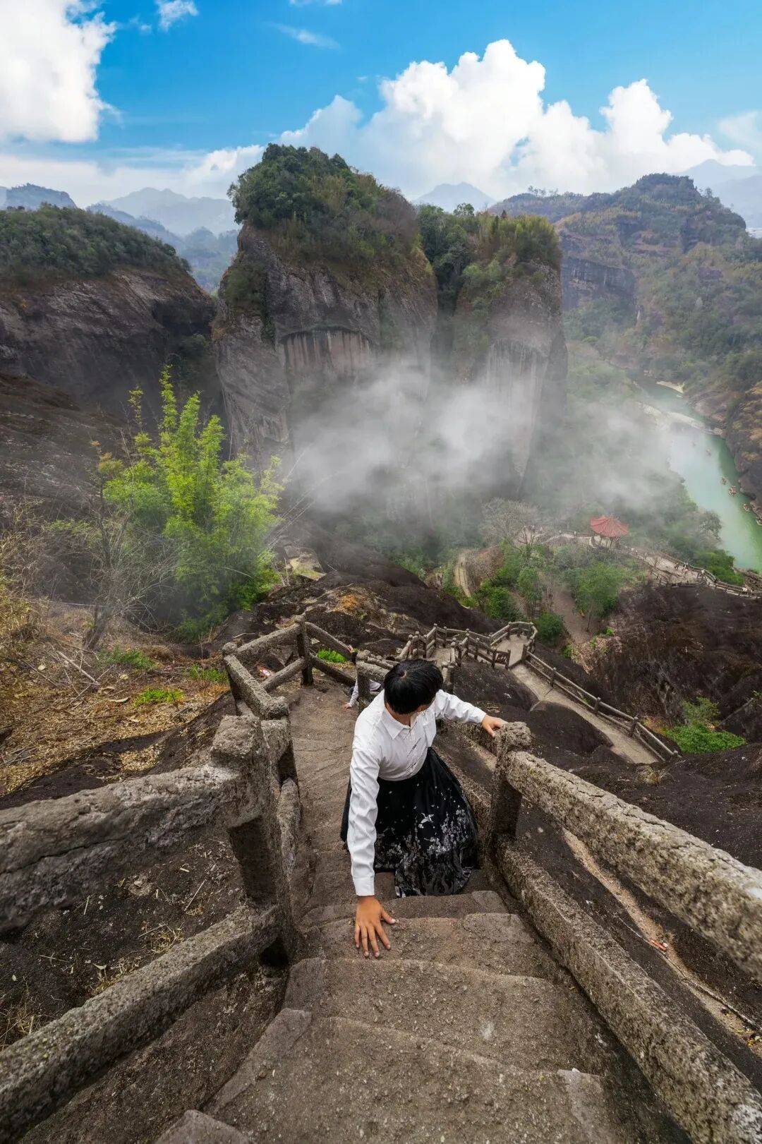 为什么年轻人迷上了爬山？ | 秋高气爽<strong></p>
<p>fil价格</strong>，是时候出发了→