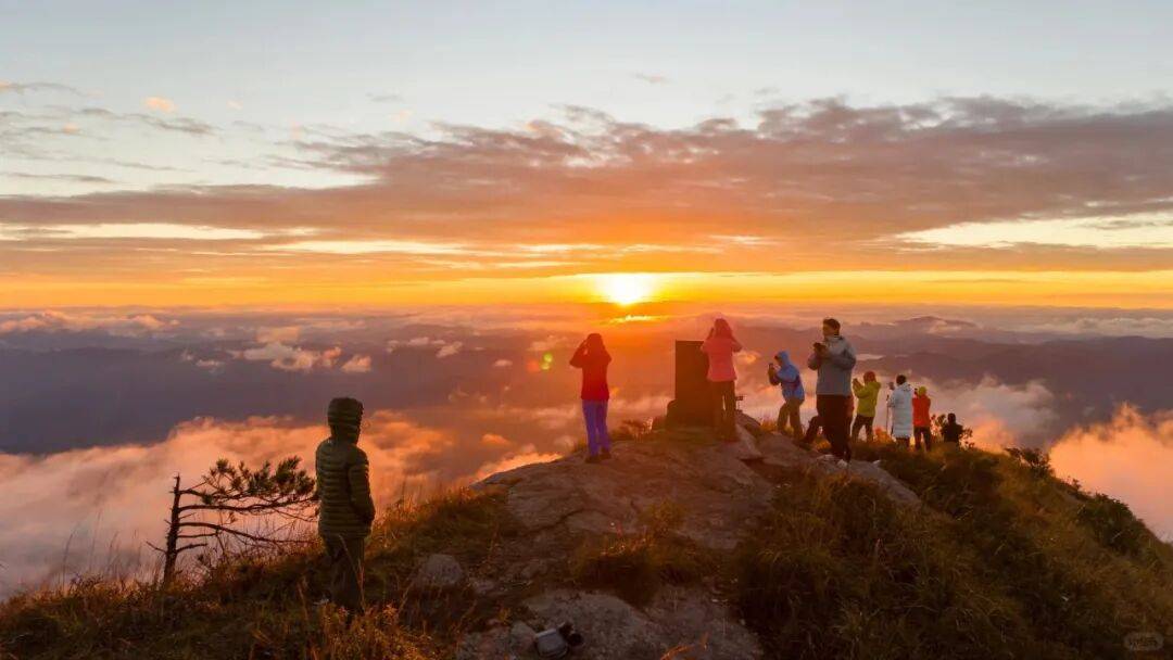 为什么年轻人迷上了爬山？ | 秋高气爽<strong></p>
<p>fil价格</strong>，是时候出发了→