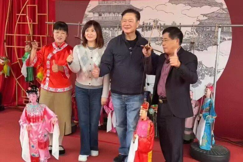 台湾人<strong></p>
<p>hbar</strong>,难道不是中国人?