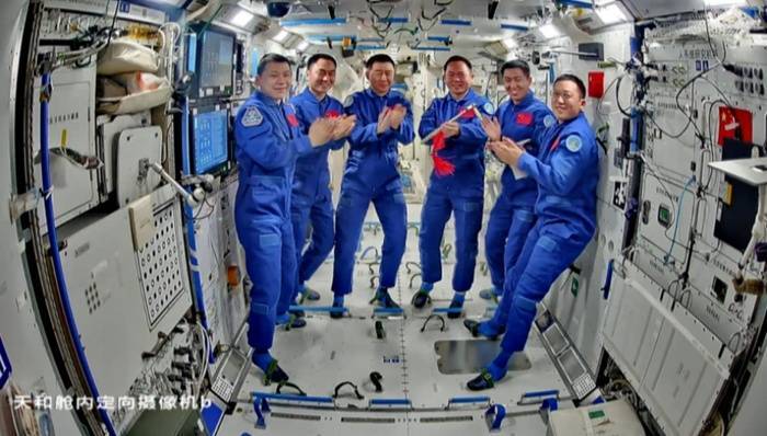 疑似遭空间微小碎片撞击<strong></p>
<p>trump币</strong>，神舟二十号返回任务将推迟进行