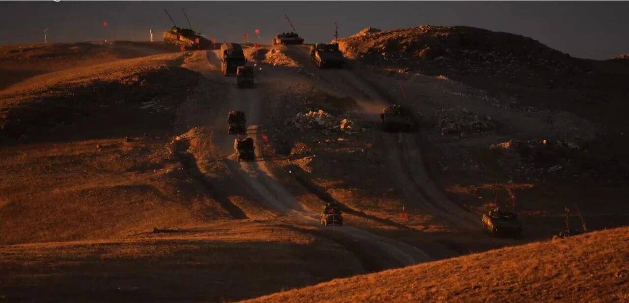 大场面!机器狗、无人机开路<strong></p>
<p>trump币</strong>,实兵对抗演练画面公布