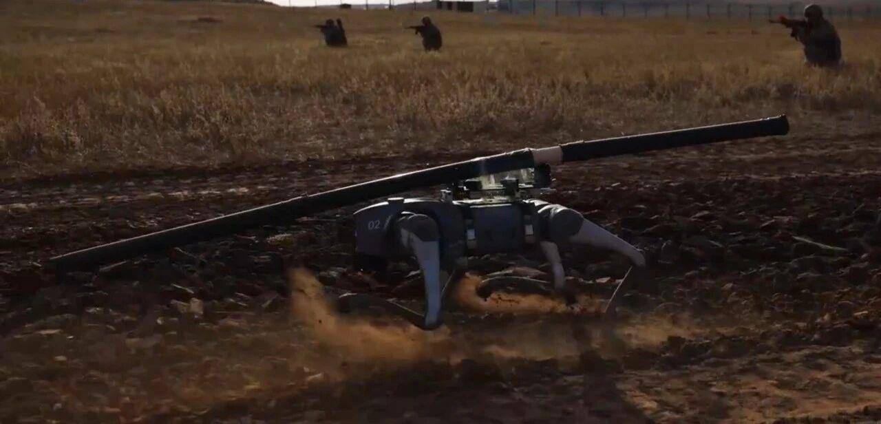 大场面!机器狗、无人机开路<strong></p>
<p>trump币</strong>,实兵对抗演练画面公布