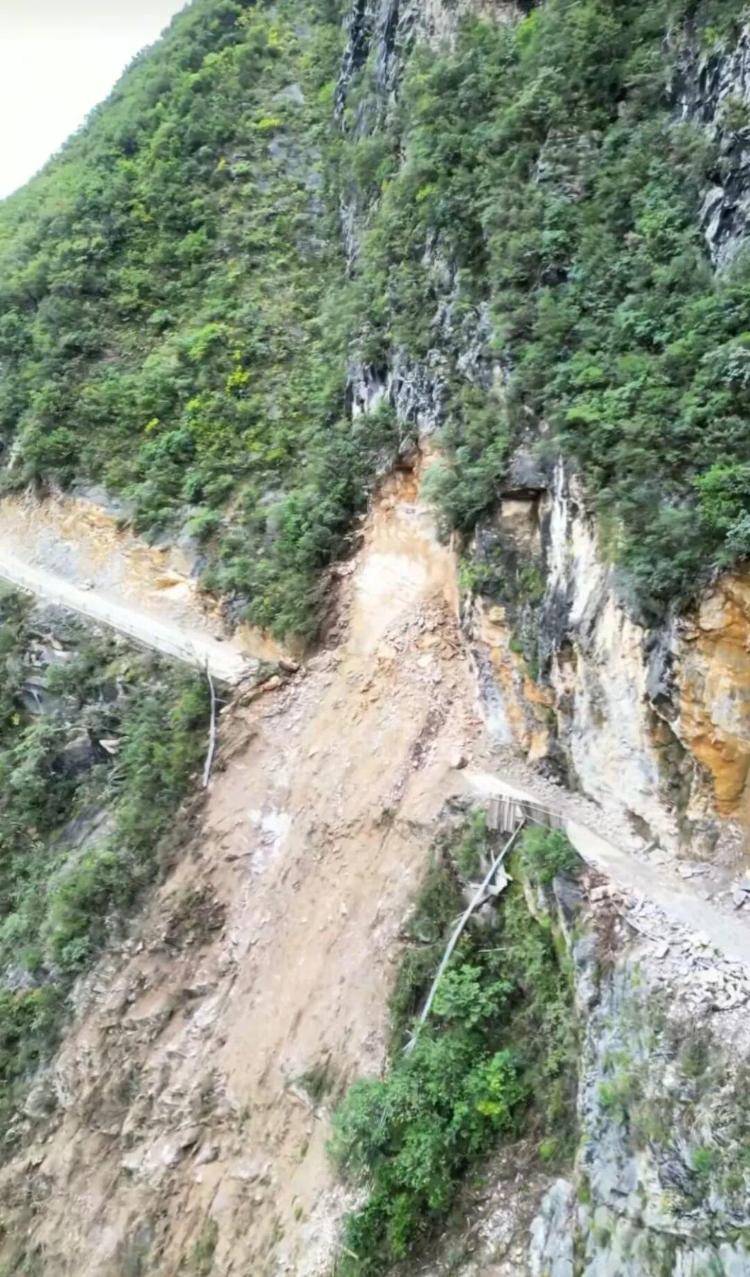 重庆网红“挂壁公路”垮塌<strong></p>
<p>币圈Trump币</strong>,附近村民外出绕行已半月盼修复,当地:已完成排危,正在修