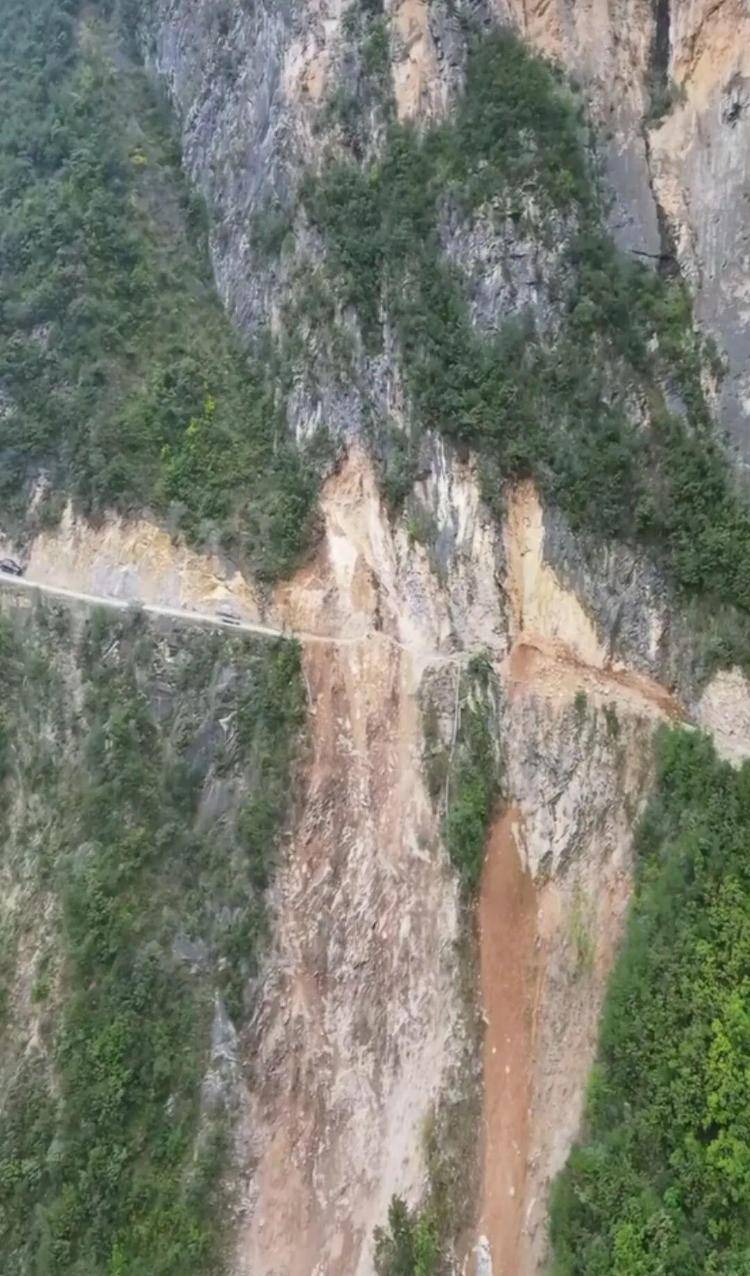 重庆网红“挂壁公路”垮塌<strong></p>
<p>币圈Trump币</strong>,附近村民外出绕行已半月盼修复,当地:已完成排危,正在修