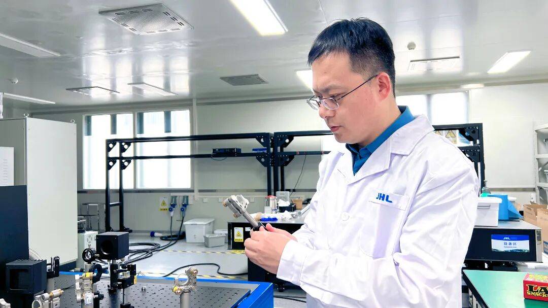 认真学习贯彻党的二十届四中全会精神<strong></p>
<p>TRUMP币暴跌</strong>！来听听他们怎么说