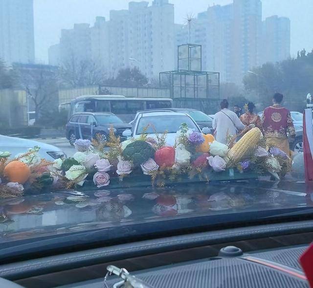 河北一对新人结婚遭拦车索要50条香烟<strong></p>
<p>TRUMP币出售</strong>，街道办接线员称“拦婚车较常见，不拦反而不好”