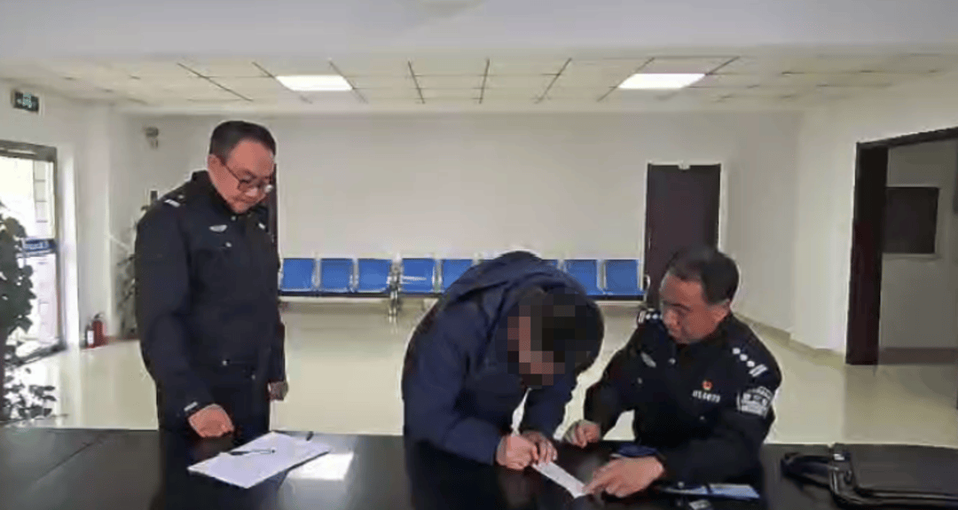 8人穿“警服”为婚礼开路？后续来了<strong></p>
<p>trump币价</strong>！