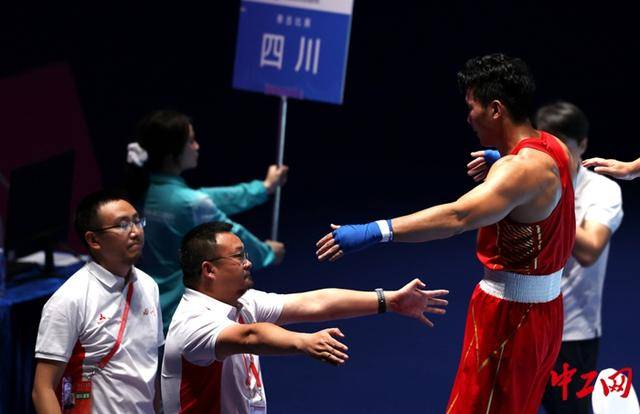 全运会拳击男子80公斤级决赛<strong></p>
<p>trump币价</strong>，王小保夺冠！