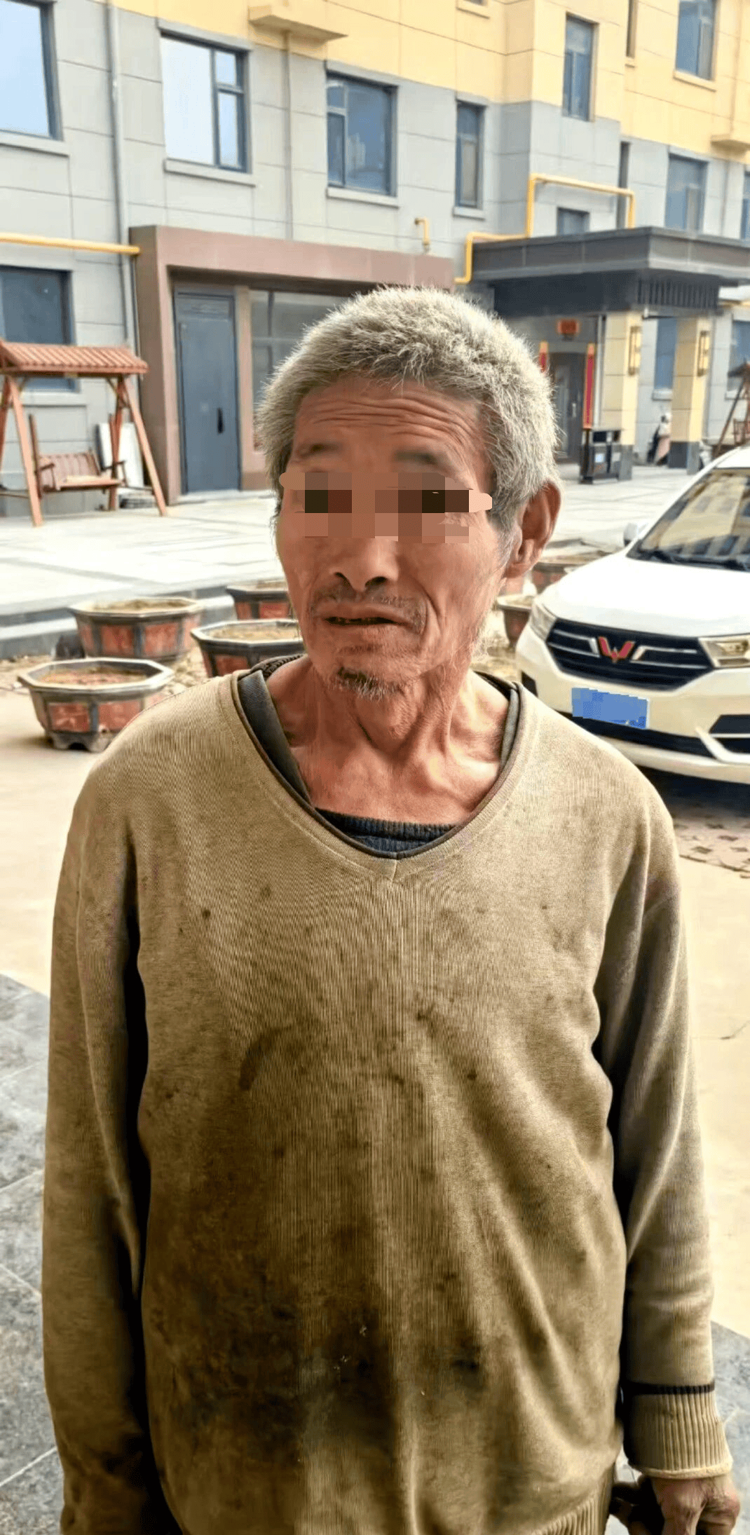 男子一次性收到11年工资38万元<strong></p>
<p>uni官网</strong>，老板曾辩称“路遇乞讨好心收留，属自愿劳动”