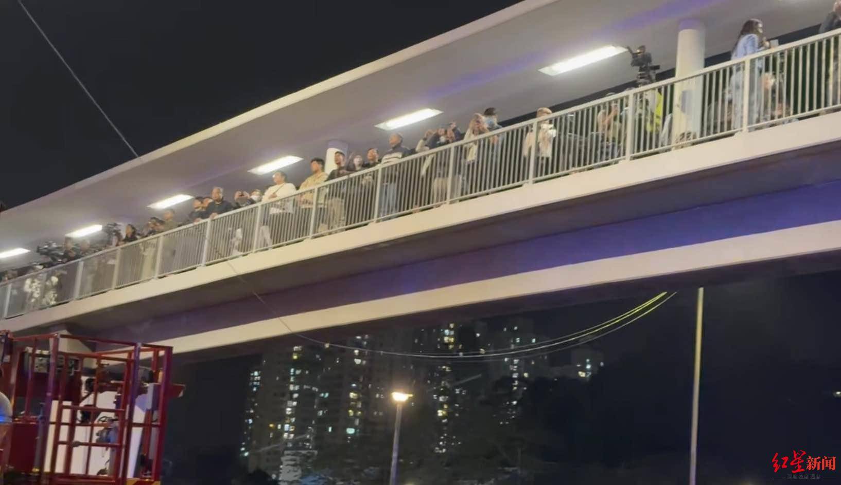 红星新闻实探香港宏福苑大火现场：警员称第一次遇到这么大火<strong></p>
<p>vet</strong>，餐厅老板自发为救援人员送餐