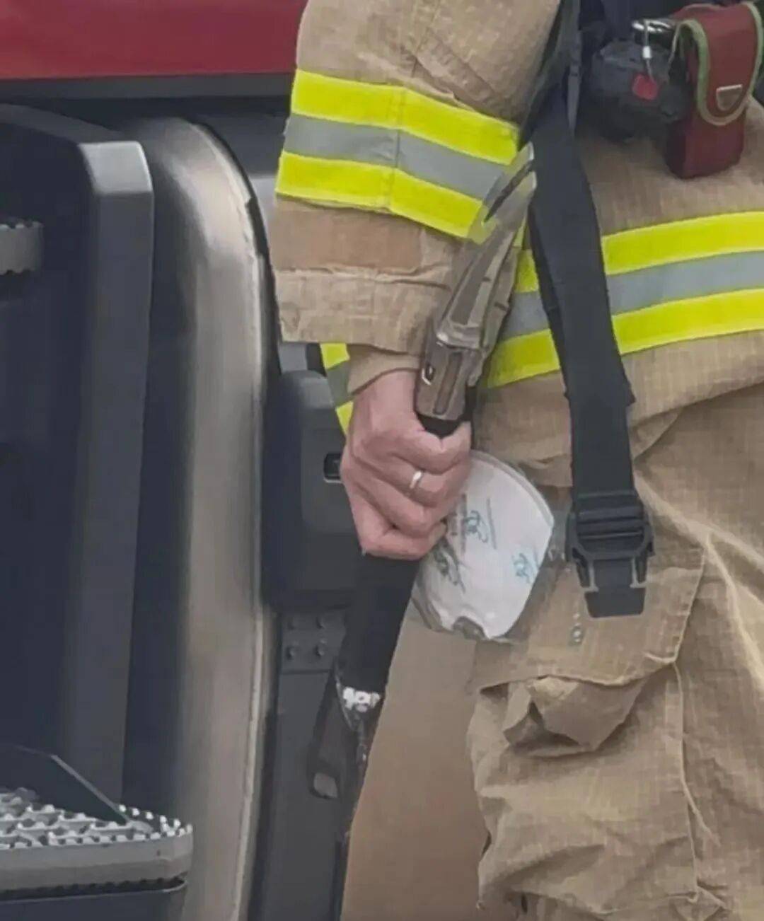 已致94人遇难<strong></p>
<p>ada</strong>，李家超：望内地协助！廉政公署：或涉贪污！这一幕令人破防