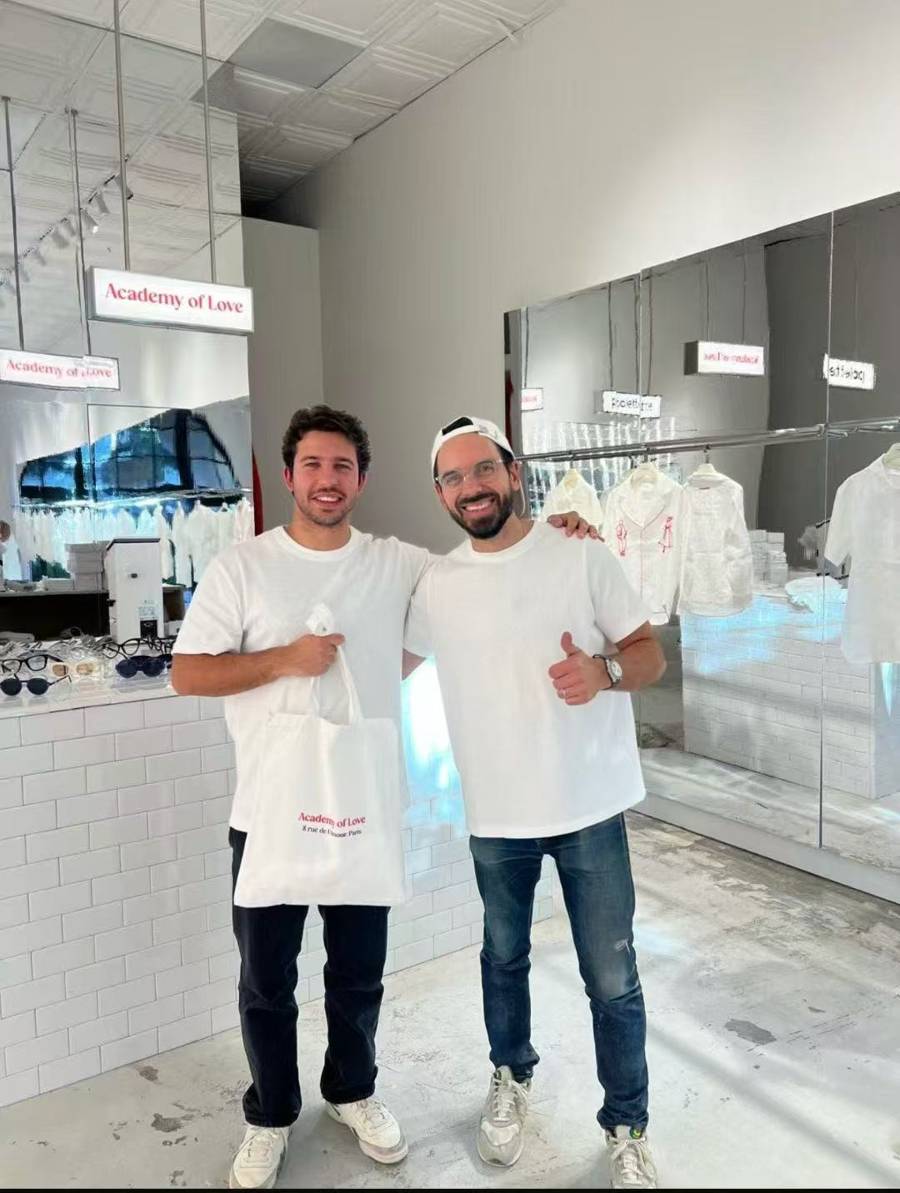 法国人在上海开店<strong></p>
<p>bitget</strong>，只卖白色衣服竟然火了丨上海滩上洋掌柜