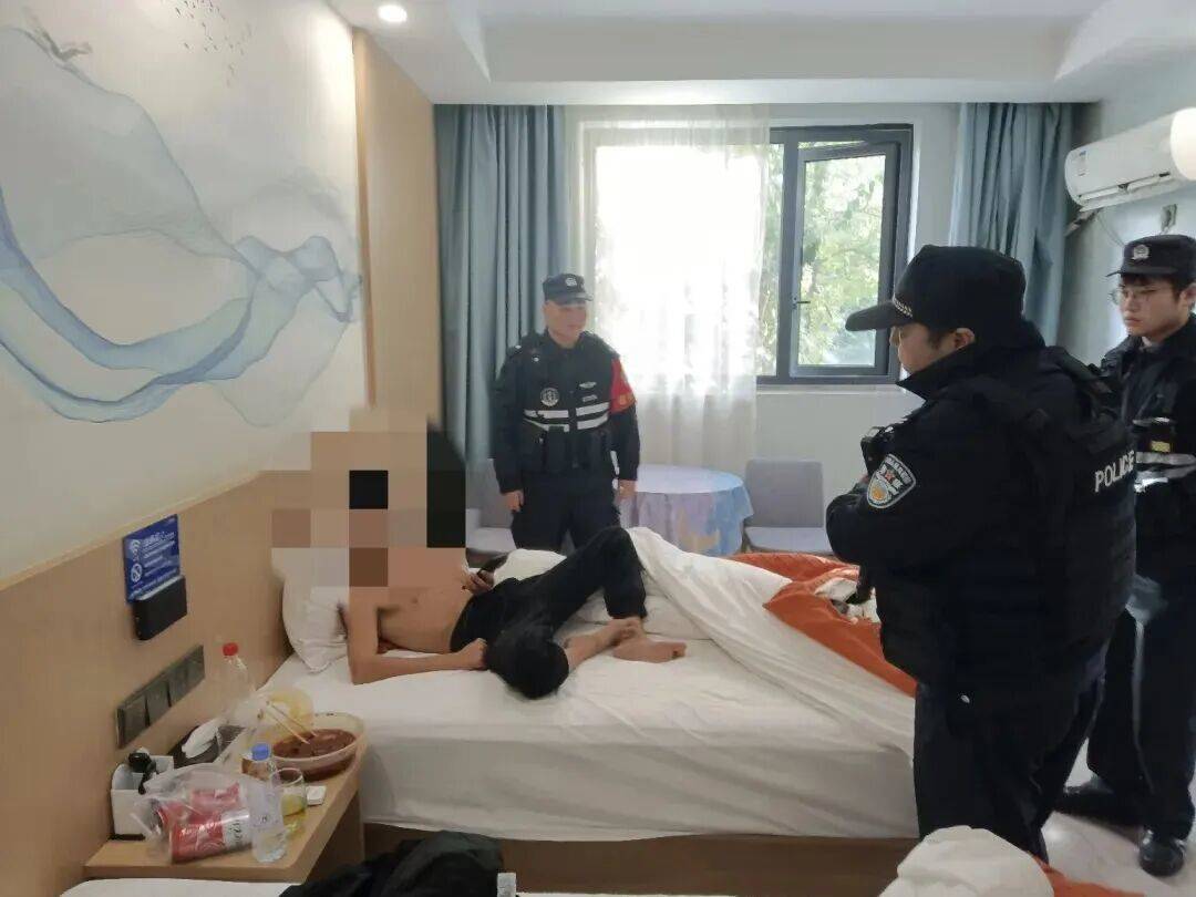 满身酒气、恶意报警<strong></p>
<p>bitget官网</strong>！拘！