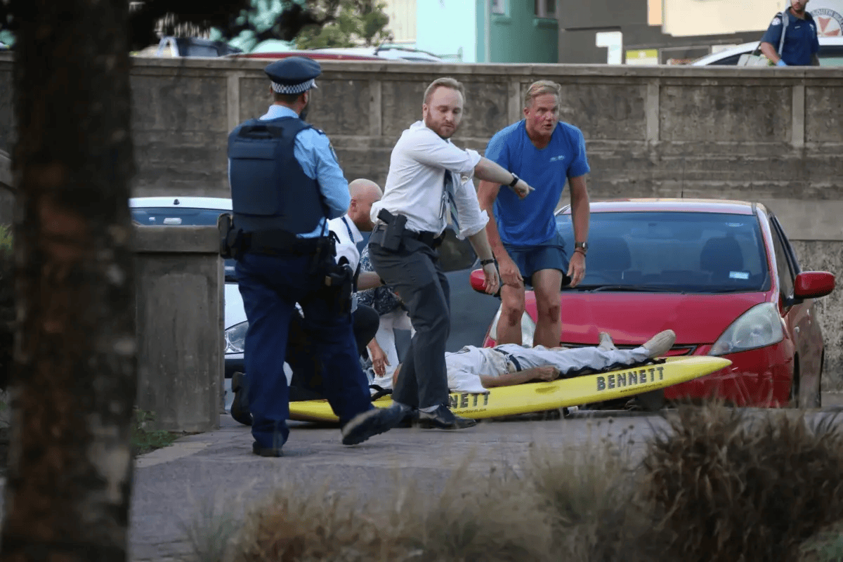 悉尼枪手被制服<strong></p>
<p>bitget官网地址</strong>，愤怒民众猛踩头部，调查显示枪手合法持有六支枪