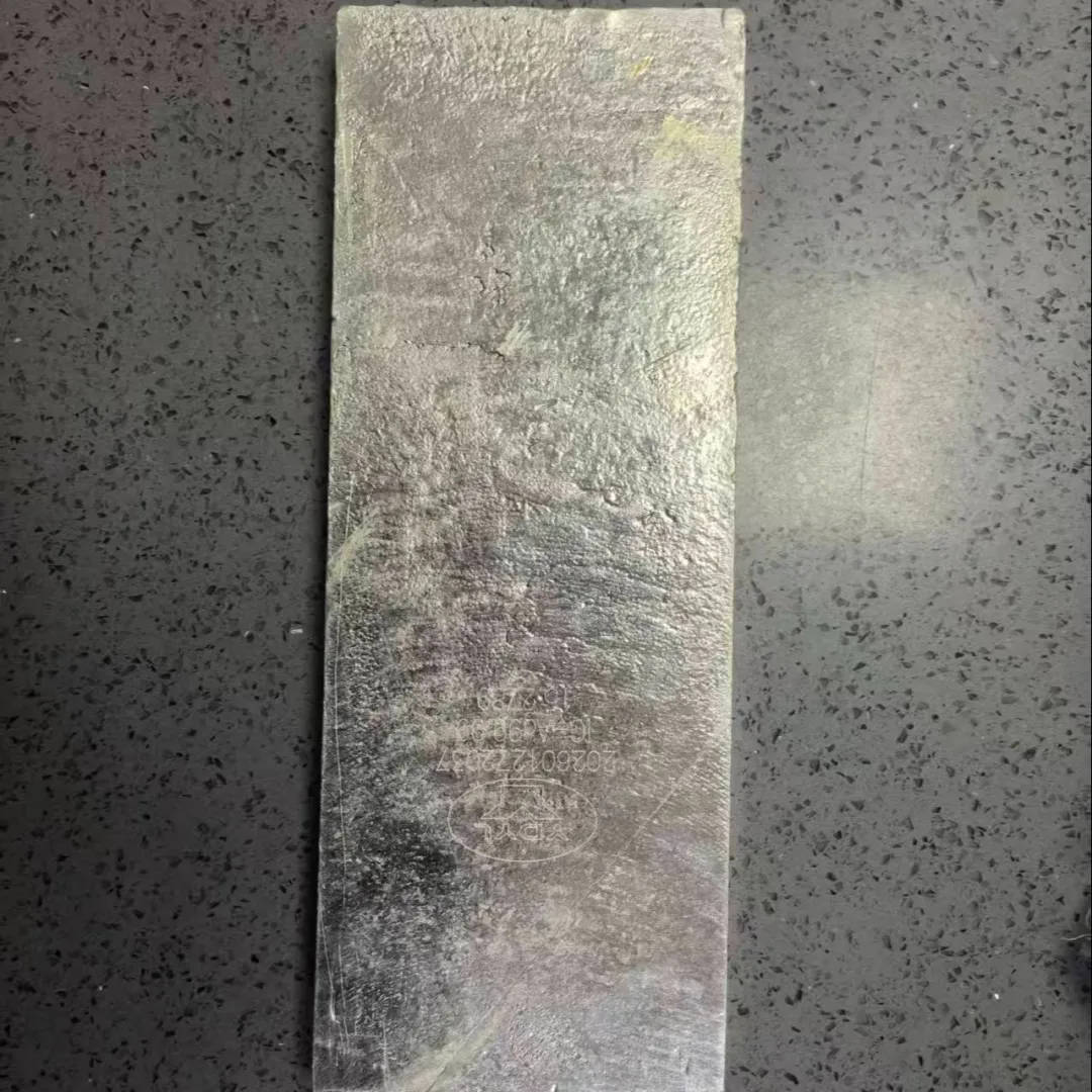 男子网购椅子多出一块15公斤价值40余万元的银板，民警细致排查后查明原因