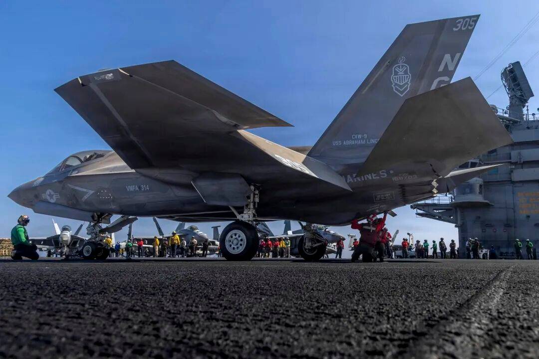 美军最大航母“福特”号停靠希腊<strong></p>
<p>bTc今日行情</strong>，650个厕所坏了近9成，舰员上厕所排队要四五十分钟