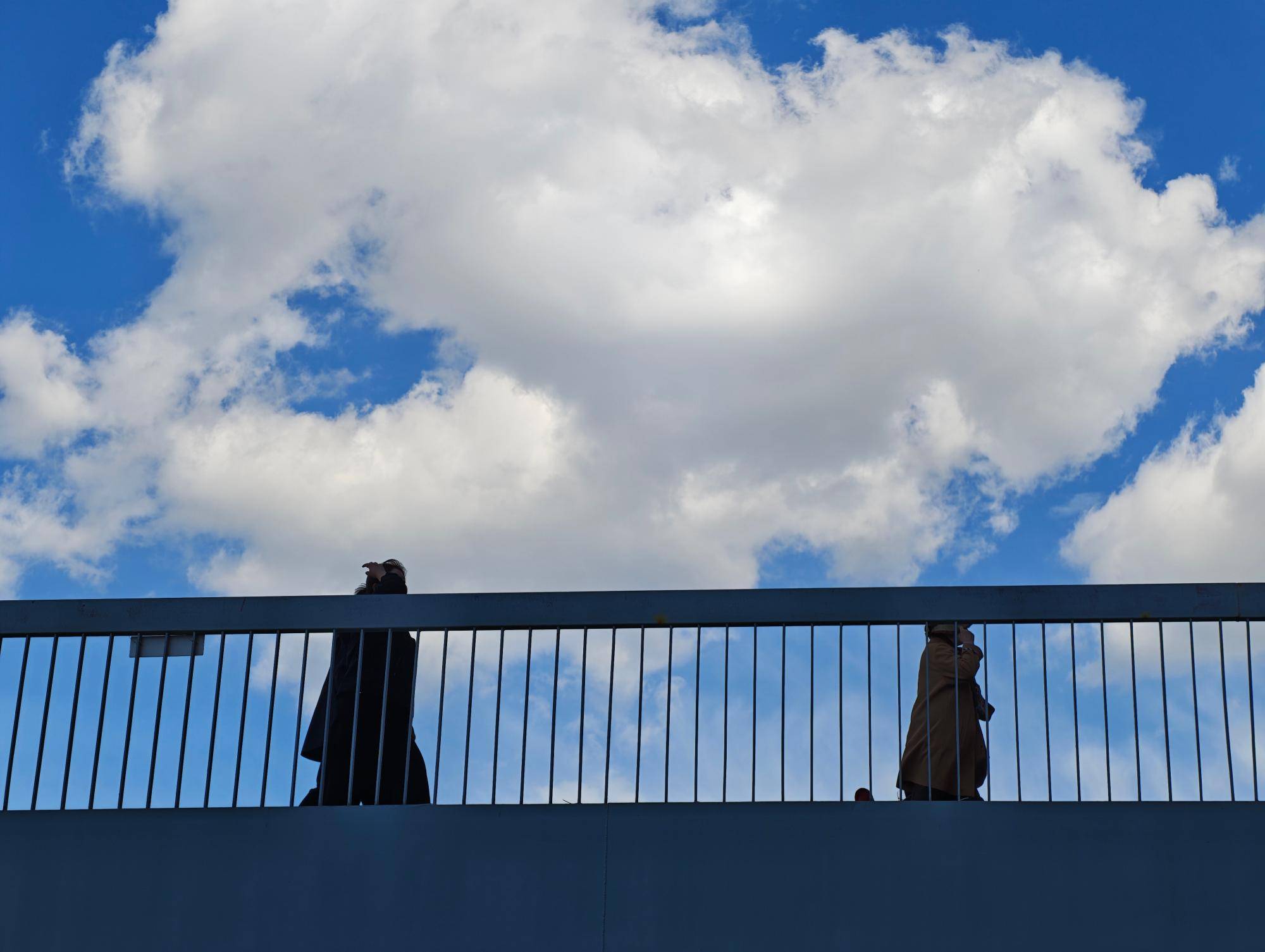 出现“雨幡”奇景<strong></p>
<p>btc实时价格</strong>，北京今天的云像“天空之城”